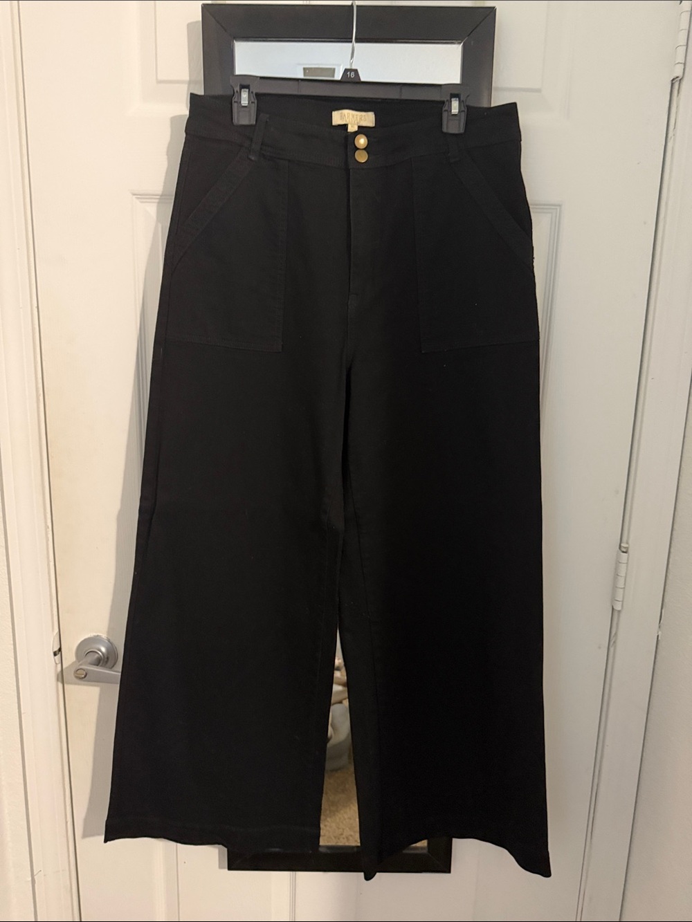 Wide-Leg Black Women's Jeans with High Waist